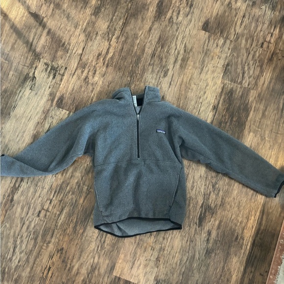 Patagonia Men’s Gray Fleece 1/2 Zip - Picture 3 of 4
